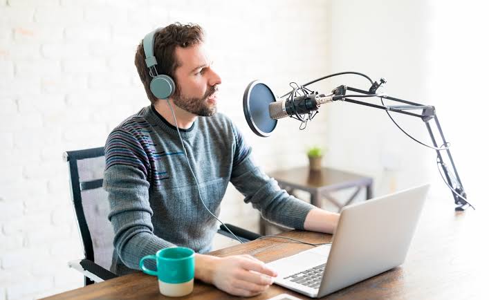 El auge global de los podcasts: origen, consumo y proyecciones de una industria en expansión