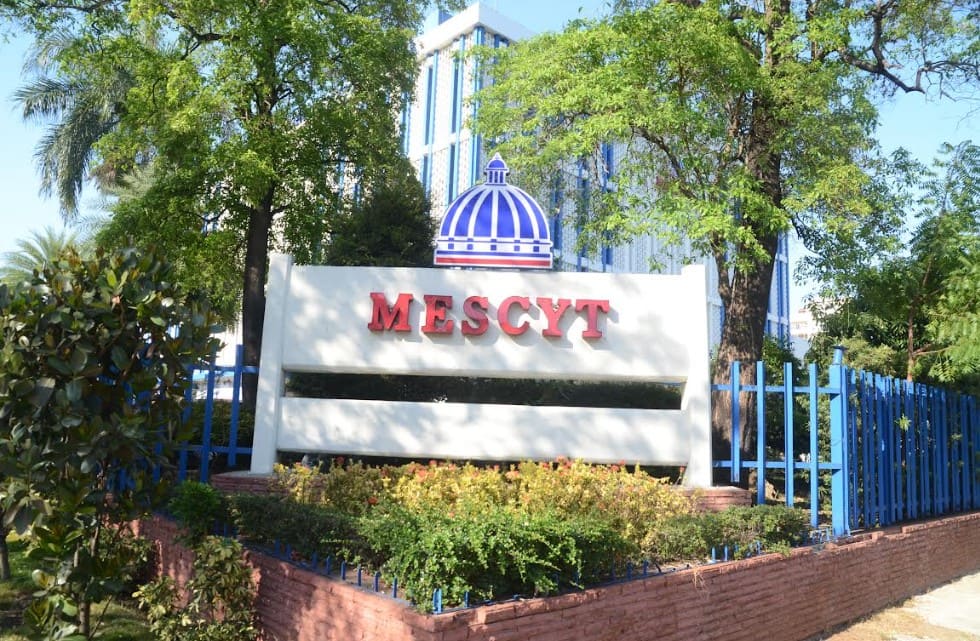 Mescyt mantiene abierta la convocatoria para el programa de inglés por inmersión en Santo Domingo
