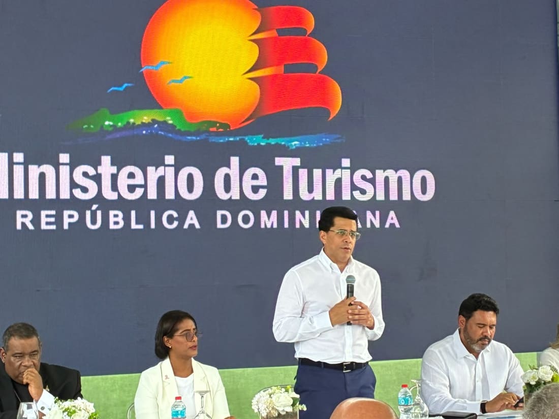 Ministro exige terminar parque de la Mujer en tres días