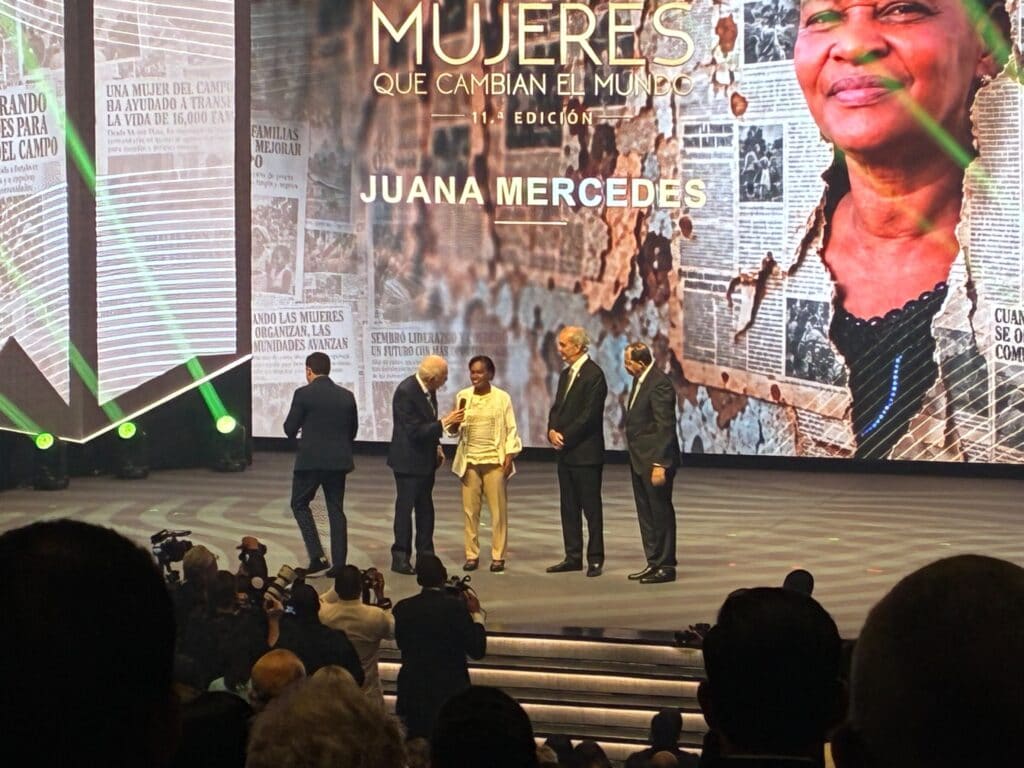 Juana Mercedes de Brioso es galardonada con el Premio Mujeres que Cambian el Mundo 2026