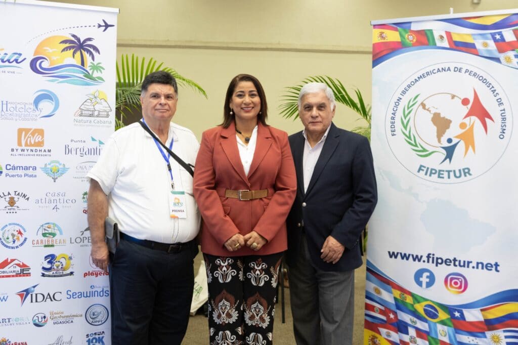 FIPETUR firma acuerdo de colaboración con la Fundación Municipios al Día en la Bolsa Turística del Caribe