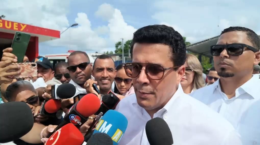 David Collado descarta distracciones políticas y reafirma su enfoque en el Ministerio de Turismo