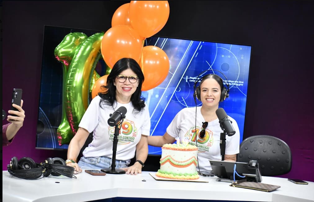 El espacio radial Consultando con Ana Simó conmemora sus diecinueve años al aire
