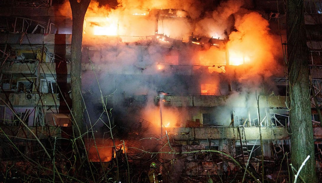 Ataque ruso a Kiev deja dos muertos y 21 heridos, golpea central térmica