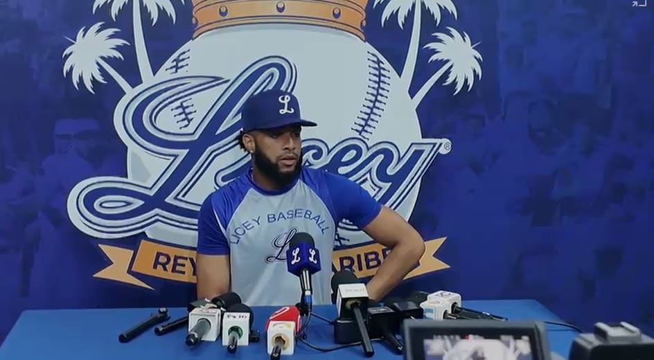 Adonis Medina brilla en el montículo y encamina a los Tigres del Licey en el inicio de temporada