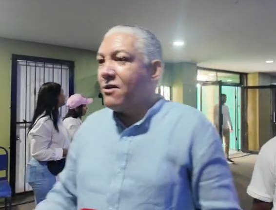 Radhamés González afirma que el apoyo de jóvenes y mujeres es clave para las aspiraciones presidenciales de Carolina Mejía en 2028