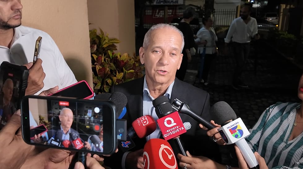Sigfrido Pared Pérez aboga por vigilancia estricta en la frontera ante crisis haitiana