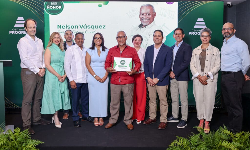 Cementos Progreso reconoce a 86 colaboradores por su trayectoria