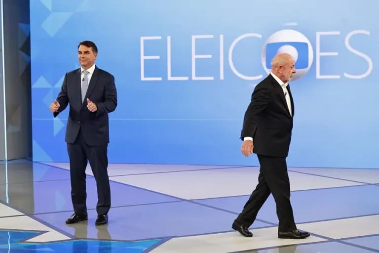 Flávio Bolsonaro aventaja a Lula por dos puntos en sondeos previos a la segunda vuelta