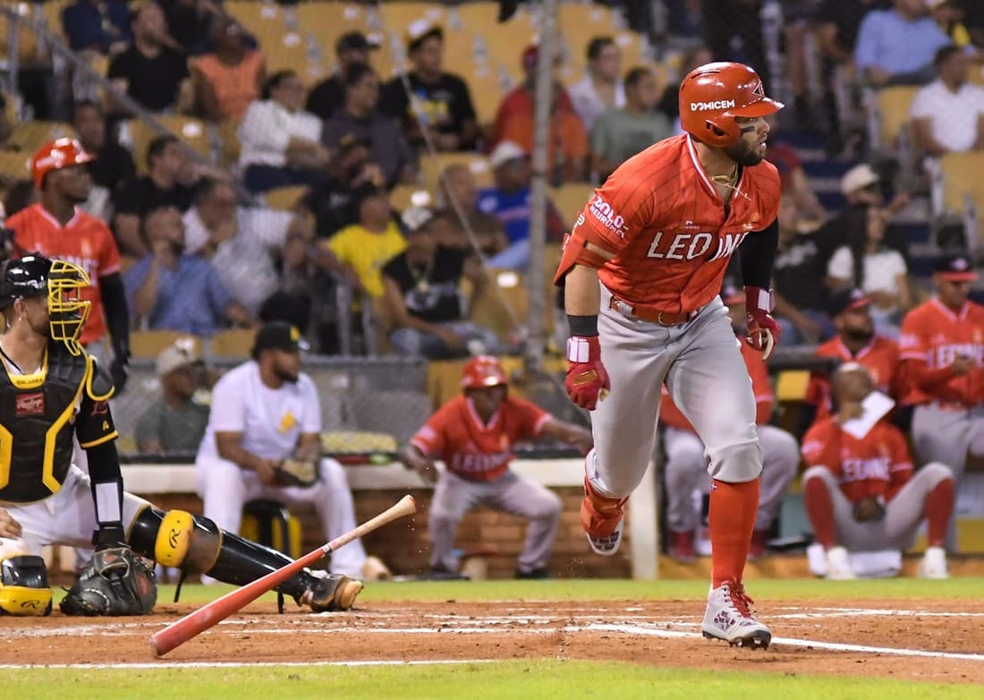 Leones del Escogido extienden racha ganadora tras vencer a las Águilas