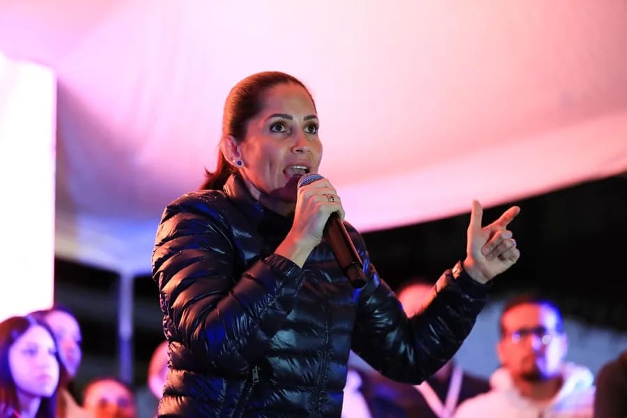 Fiscalía ecuatoriana solicita prisión preventiva contra la política Luisa González por presunto lavado de activos