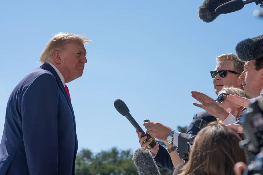 Familias de New Hampshire demandan a la administración Trump por restricciones a la terapia de género en Medicaid