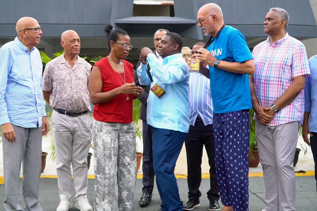 Abadina rinde homenaje a figuras históricas del baloncesto en su cincuenta aniversario