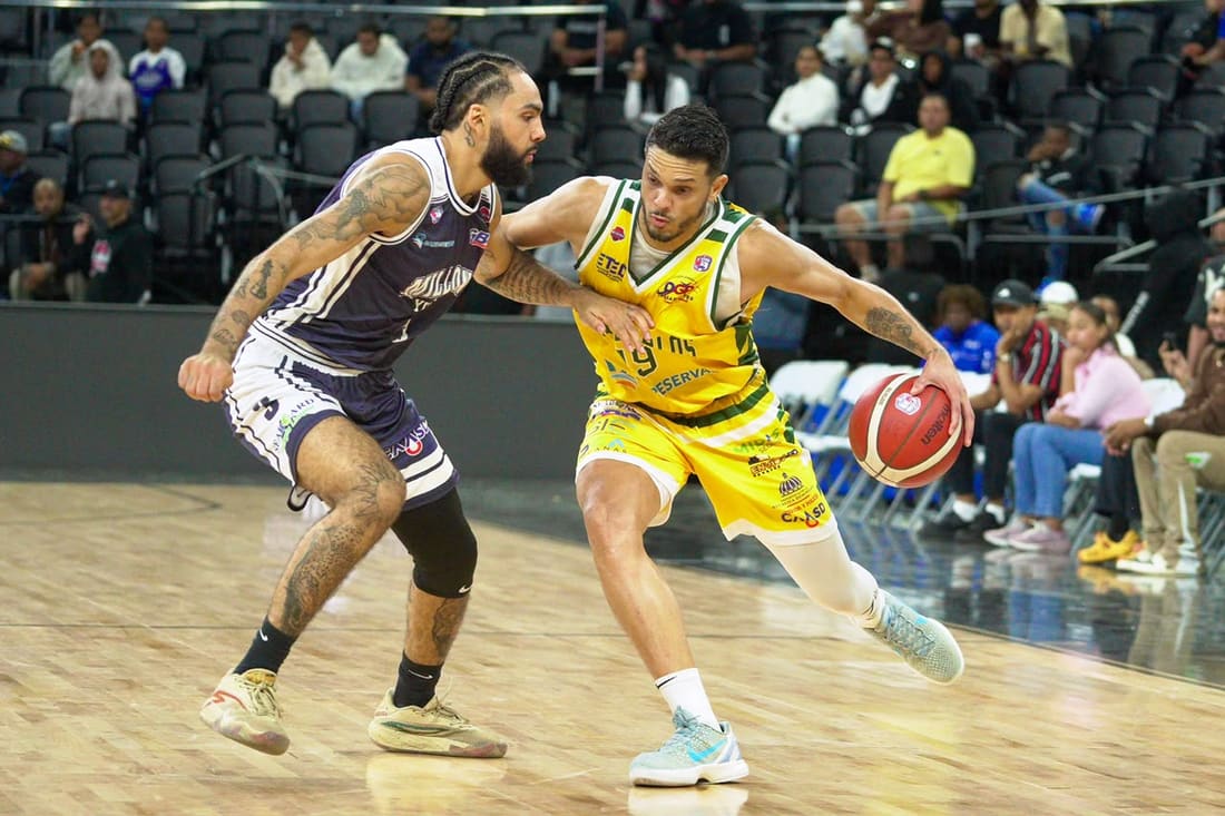 San Carlos rompe su mala racha y consigue su primera victoria en el baloncesto superior distrital