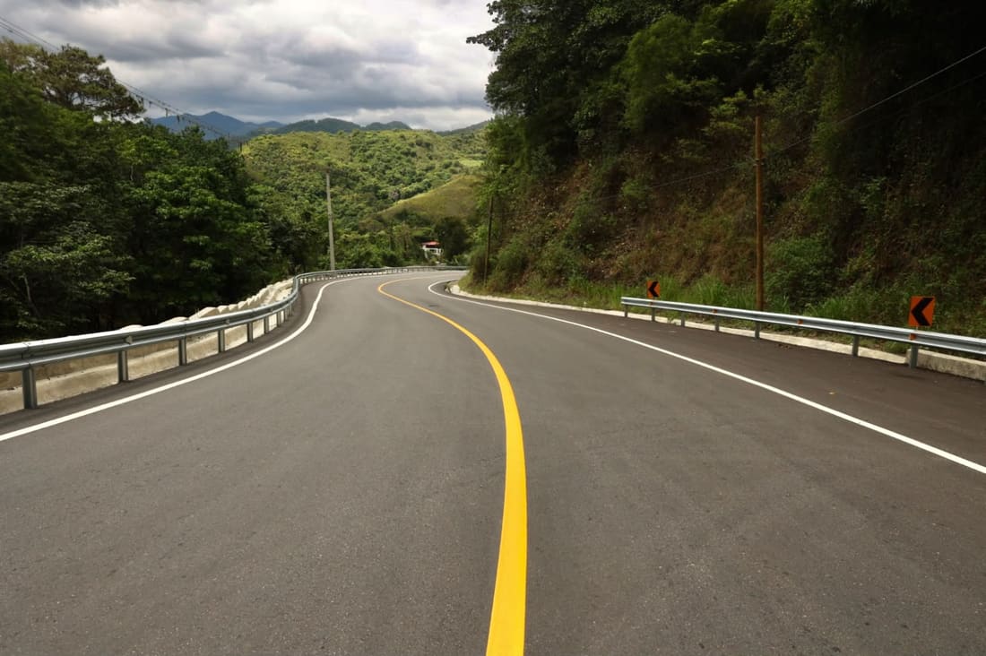 Presidente Abinader entrega la esperada carretera Nizao-Sabana Larga-Ocoa tras dos décadas de demanda