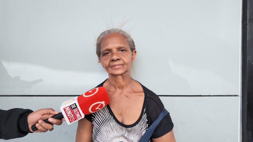 Madre con cáncer clama por asistencia urgente debido a crisis médica familiar en Santo Domingo