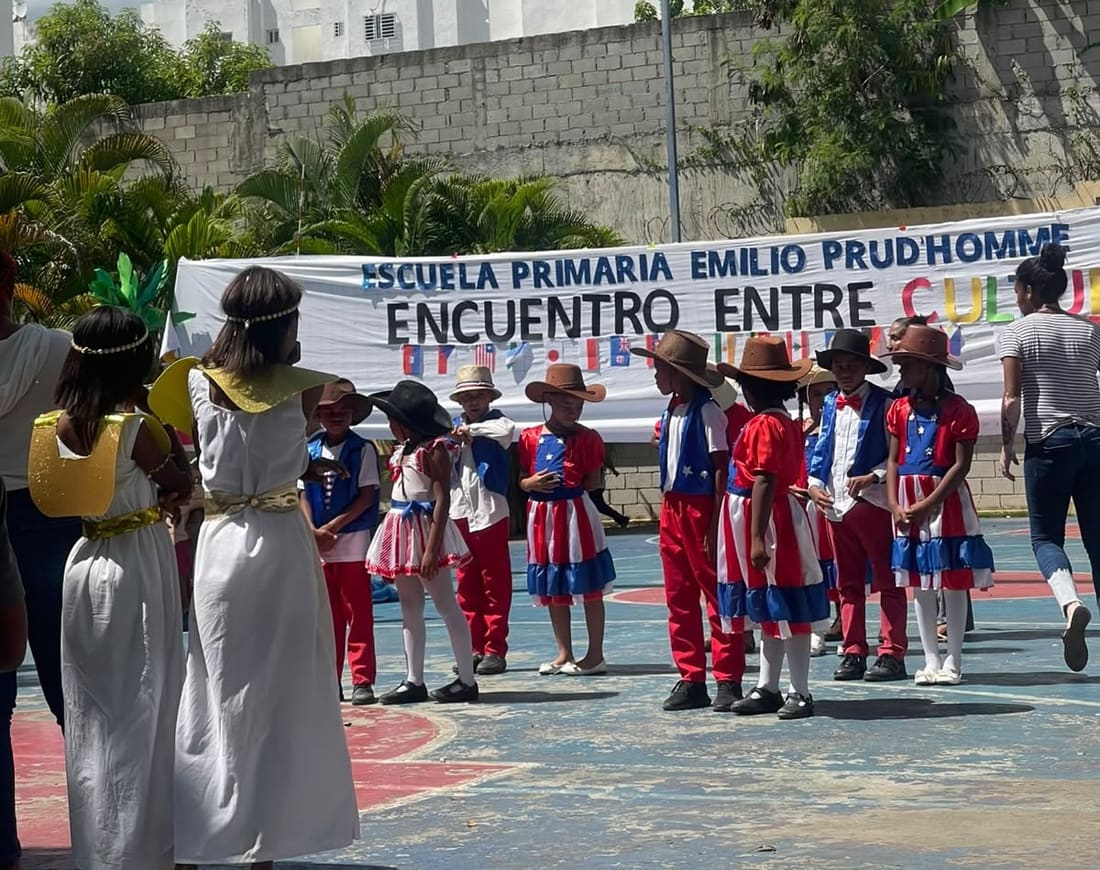 Centro educativo Emilio Prud’Homme celebra jornada cultural para fomentar la historia y los valores