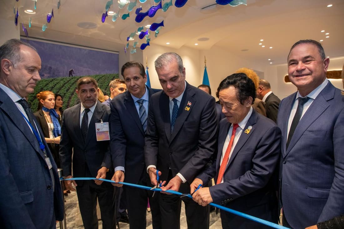 Presidente Abinader inaugura salón oficial de la República Dominicana en la sede de la FAO en Roma