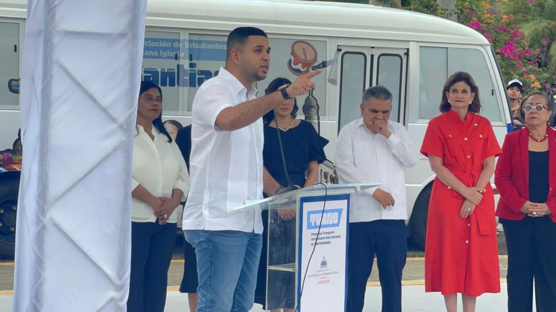 Ministerio de la Juventud impulsará el deporte y nuevos servicios en Santiago con el programa de canchas móviles