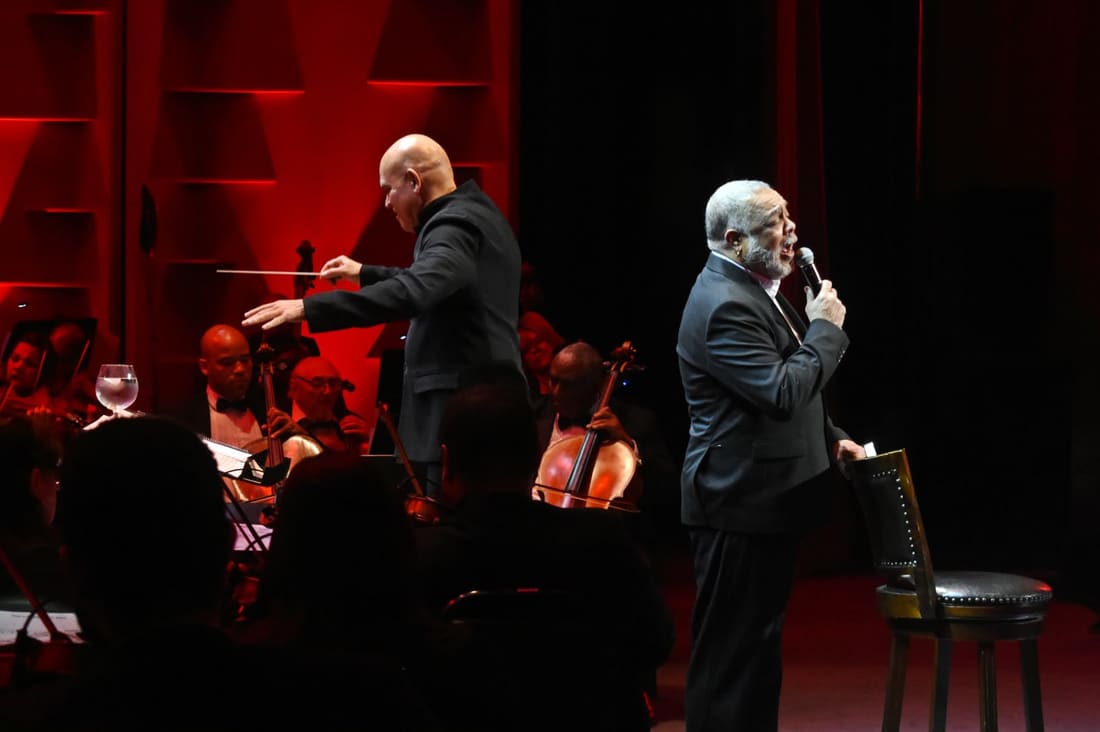 El maestro Amaury Sánchez dirige concierto sinfónico de Francisco Céspedes en Ciudad de México