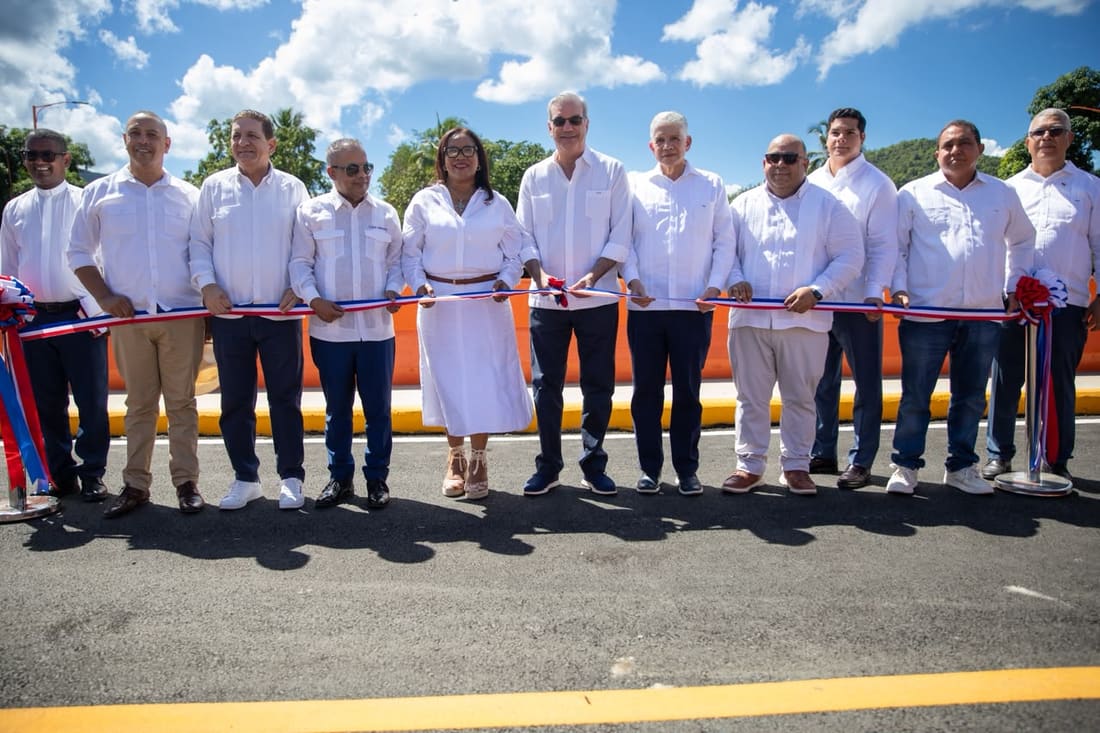 Maimón estrena puente sobre el río La Leonora tras décadas de espera