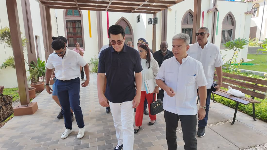 Ministro de Turismo anuncia millonaria transformación para el destino de Boca Chica