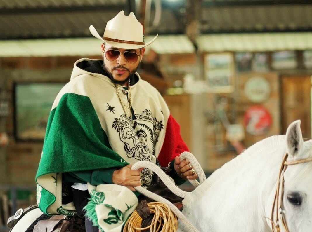 Adalberto Fernandez impulsa su concepto musical que fusiona la tradicion dominicana y el corrido mexicano