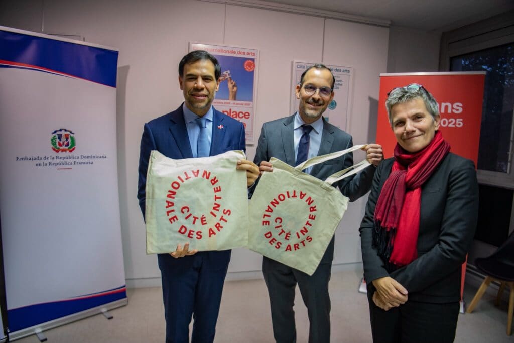 Ministro de Cultura impulsa cooperación patrimonial y artística durante su visita oficial a París