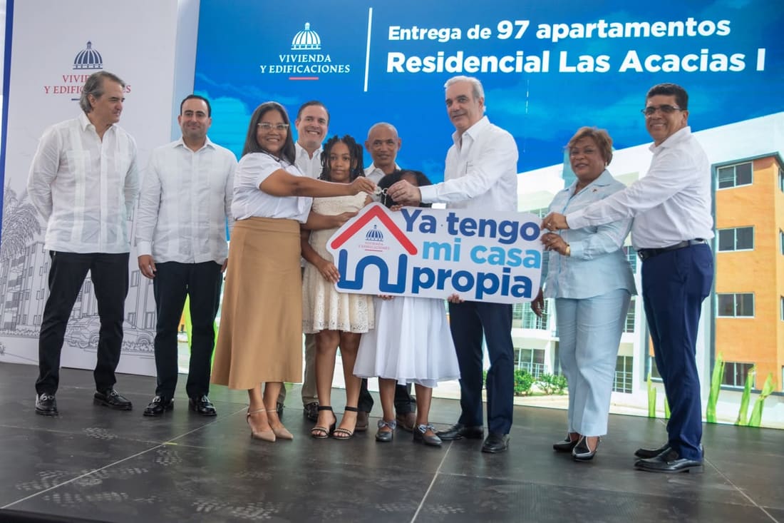 Gobierno entrega primera etapa del Residencial Las Acacias I con 97 apartamentos en Santo Domingo Este