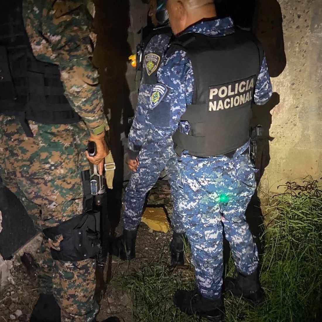 Policía recupera joyas de oro sustraídas en asalto y detiene a dos implicados en Santiago