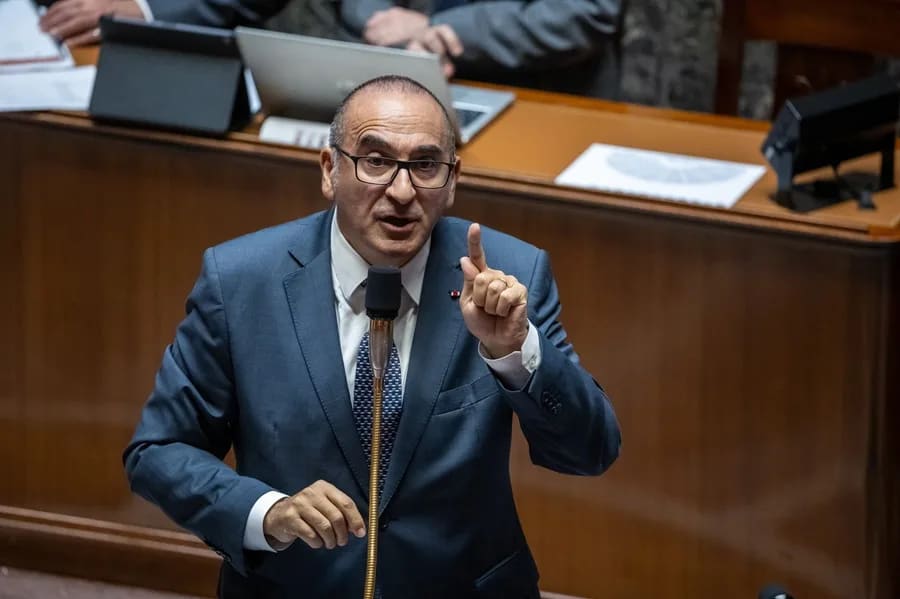Gobierno francés analiza suspender redes sociales para frenar organización de saqueos
