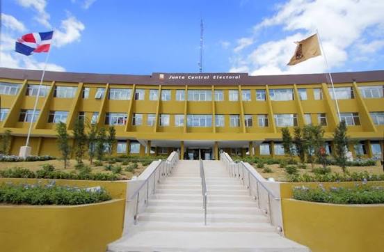 JCE modifica horario de atención en centros de cedulación de Cristo Rey y ensanche Luperón