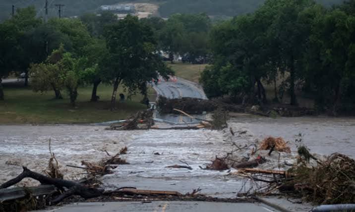 Inundaciones históricas en Nuevo México obligan a rescatar residentes atrapados