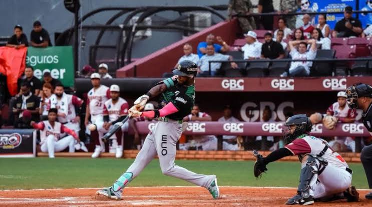Raimel Tapia y Reid VanScoter son elegidos Jugadores Más Valiosos de la Semana en la LIDOM