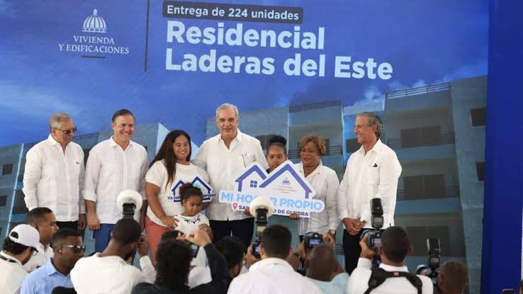 Gobierno entrega nueva etapa de viviendas para familias vulnerables en San Antonio de Guerra