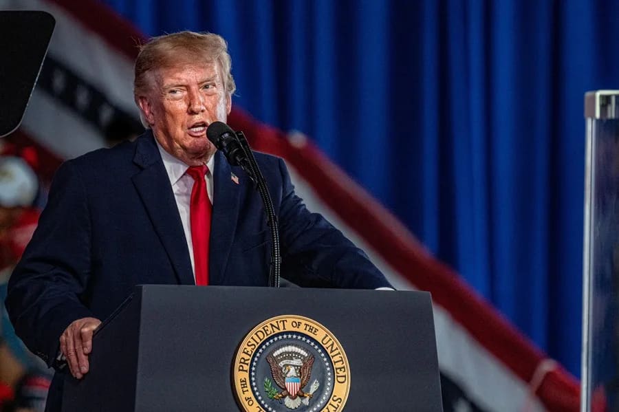 Donald Trump rechaza nuevas acusaciones sobre su vínculo con Jeffrey Epstein