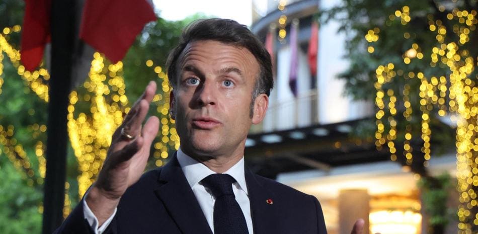 Agrupación Nacional de Francia exige la dimisión de Emmanuel Macron tras las protestas