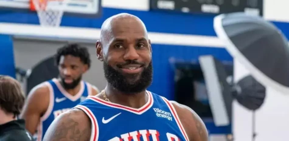 LeBron James inicia su temporada 24 en la NBA con el objetivo de ganar un anillo con los Sixers