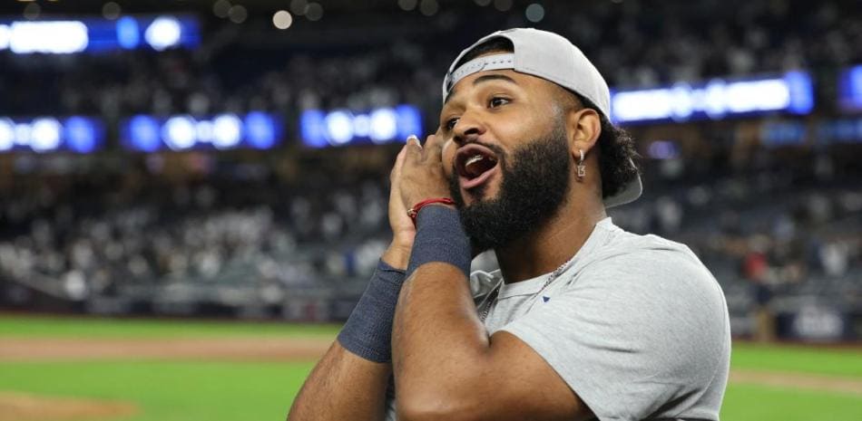 Junior Caminero celebra con euforia la eliminación de los Yankees en la Serie Divisional