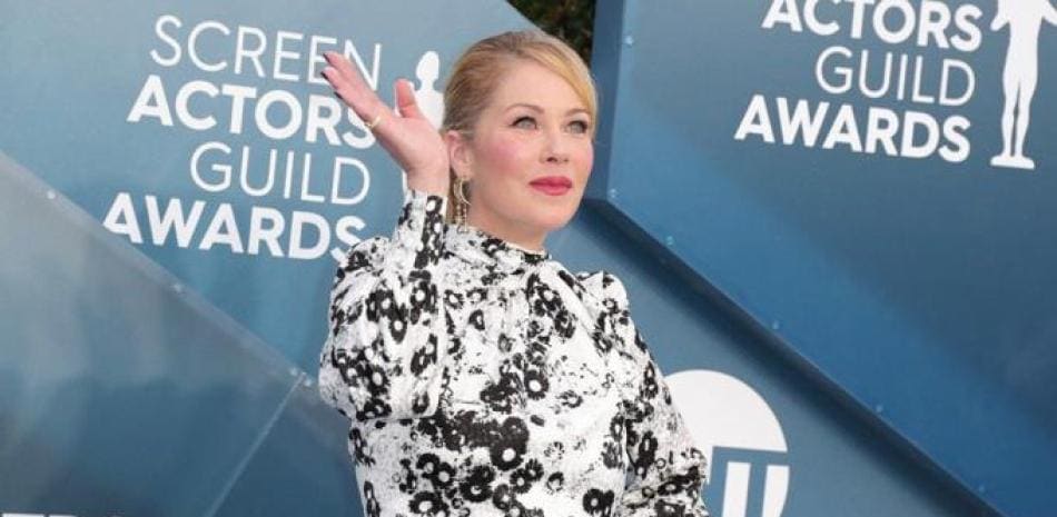 Christina Applegate revela que su diagnóstico de esclerosis múltiple fue incorrecto