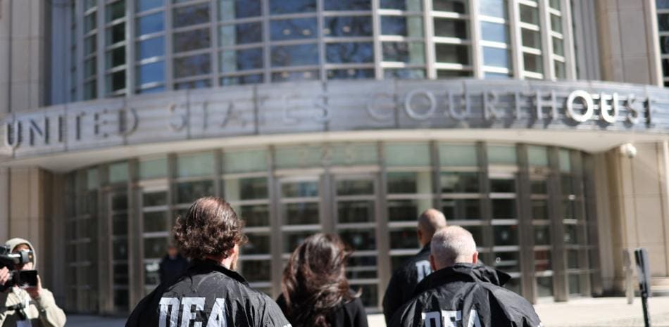 Detienen a dos agentes de la DNCD en Miami por presunta vinculación con narcotráfico