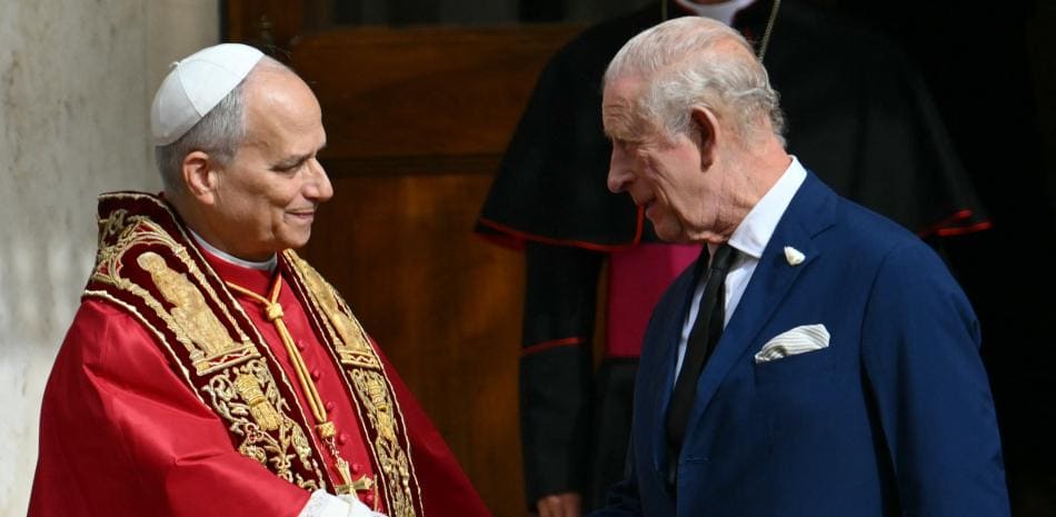 Carlos III envía un mensaje de apoyo al papa León XIV tras su intervención quirúrgica