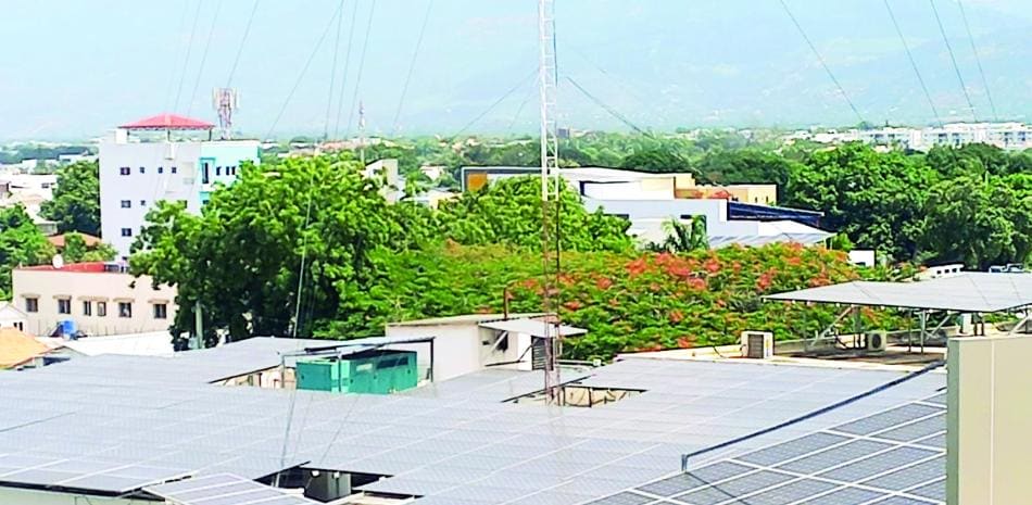 El uso de paneles solares registra 24,343 usuarios inscritos en el programa de medición neta