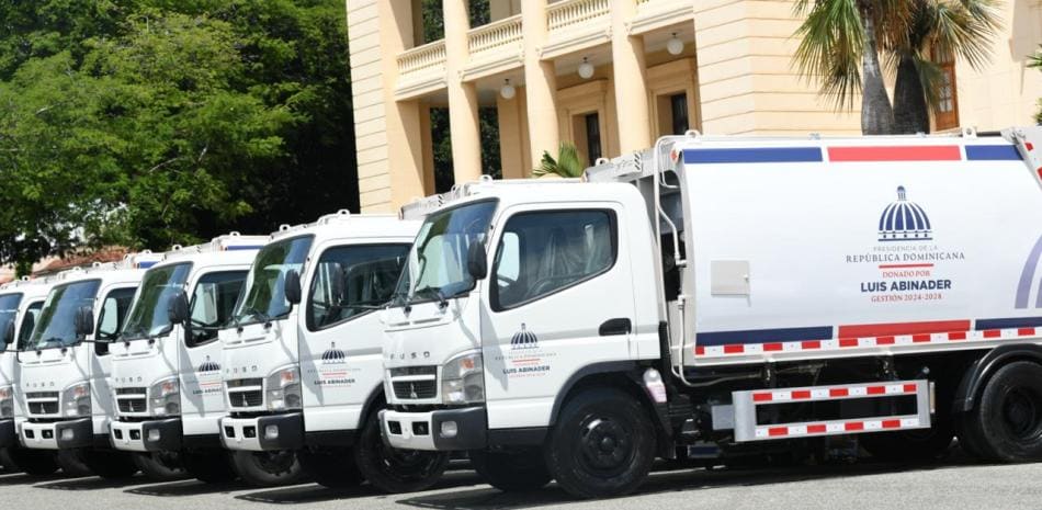 Gobierno fortalece gestión de residuos sólidos con la entrega de cincuenta camiones compactadores