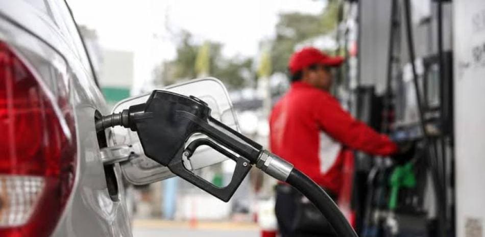 Gobierno mantiene congelados los precios de los principales combustibles