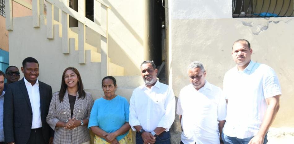 Gobierno entrega nueva vivienda a los hermanos Frías en el sector Agua Dulce