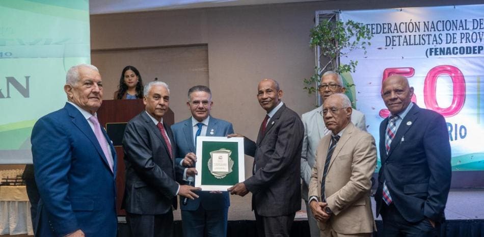 Federación de Comerciantes Detallistas conmemora medio siglo de historia y galardona a sus líderes