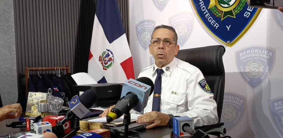 Más de 200 ciudadanos con órdenes de captura se entregan a la Policía Nacional