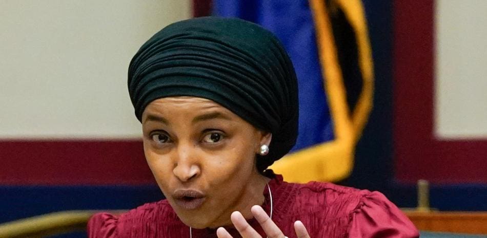 Defensa de la congresista Ilhan Omar exige al Departamento de Justicia la devolución de objetos incautados