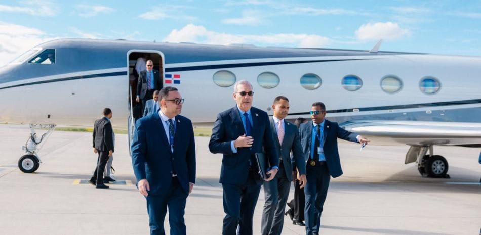 Presidente Abinader inicia gira oficial en Europa con agenda en Praga y Roma